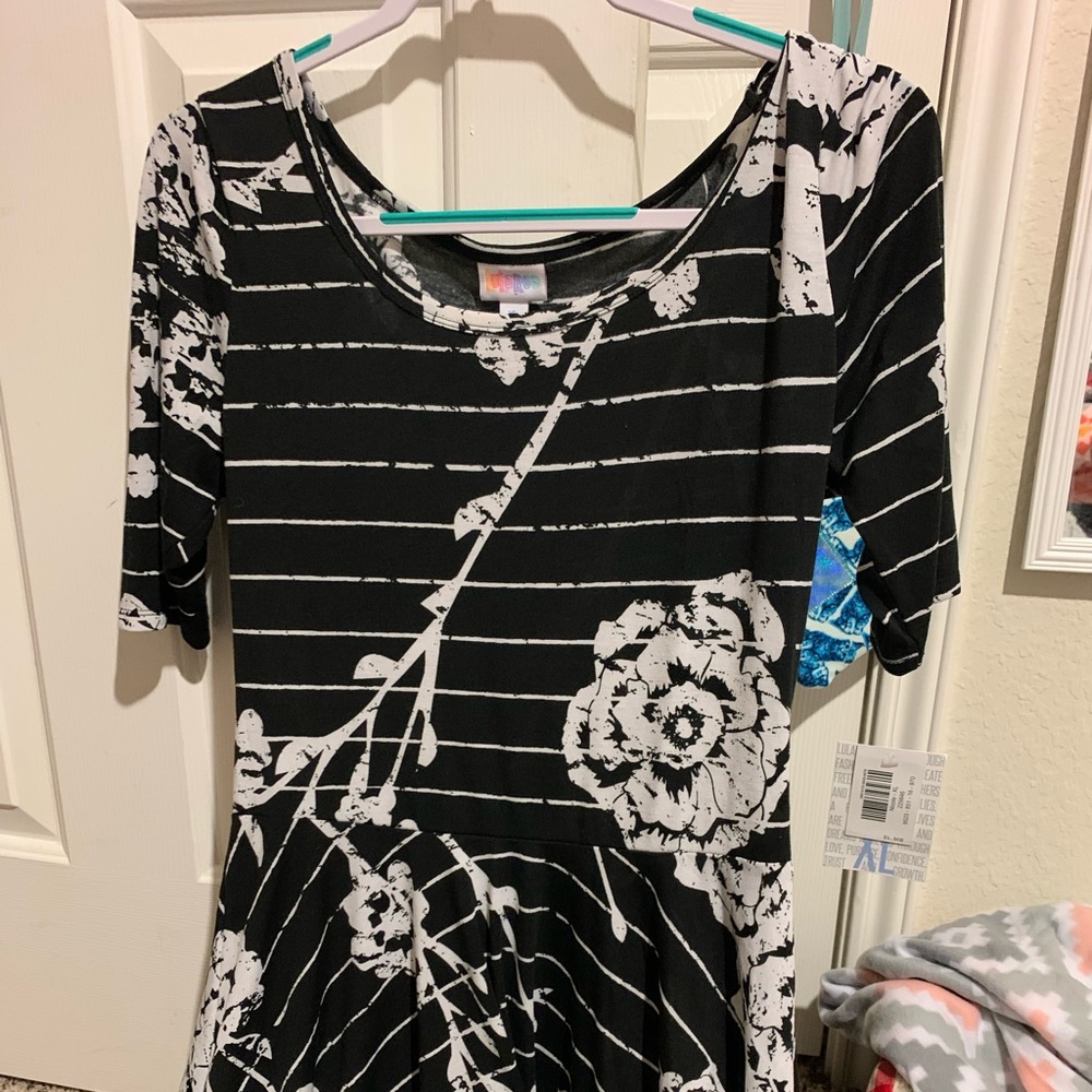 LuLaRoe Nicole Dress